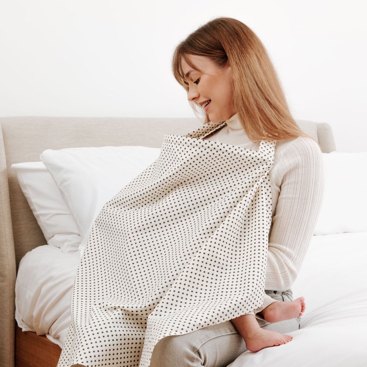 Breastfeed Apron - Grey Stars